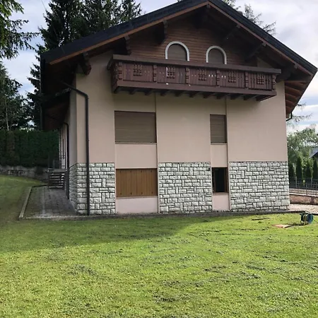 Mariachiara Hauese Asiago